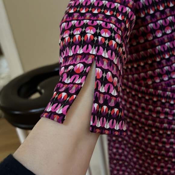 Dress wrapped style. - Picture 4 of 8